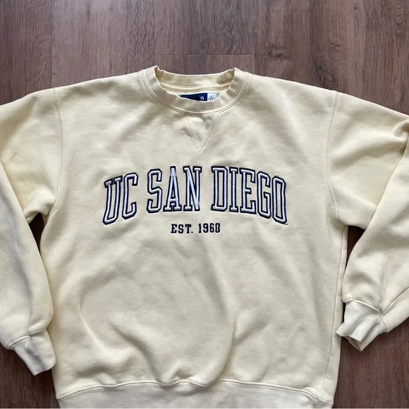 UC SAN DIEGO CREWNECK - Picture 3 of 7